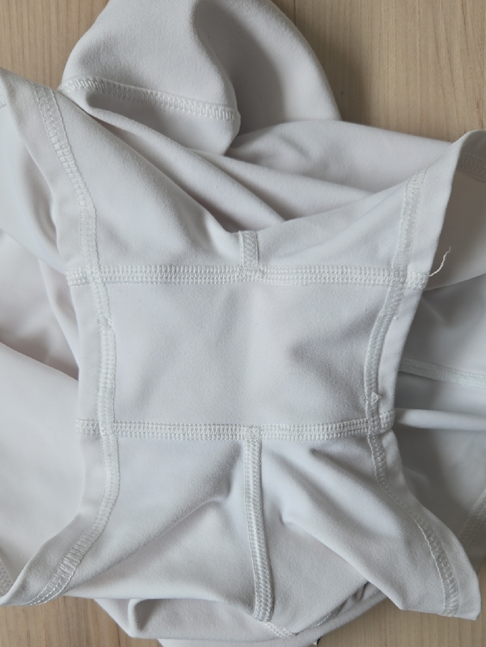 Vuori Bike Shorts, White, Size XS - Picture 4 of 4
